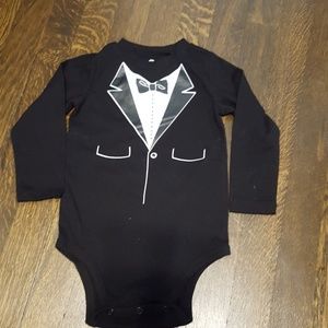 🛍 5 for $25🛍 Boys Tuxedo Onesie